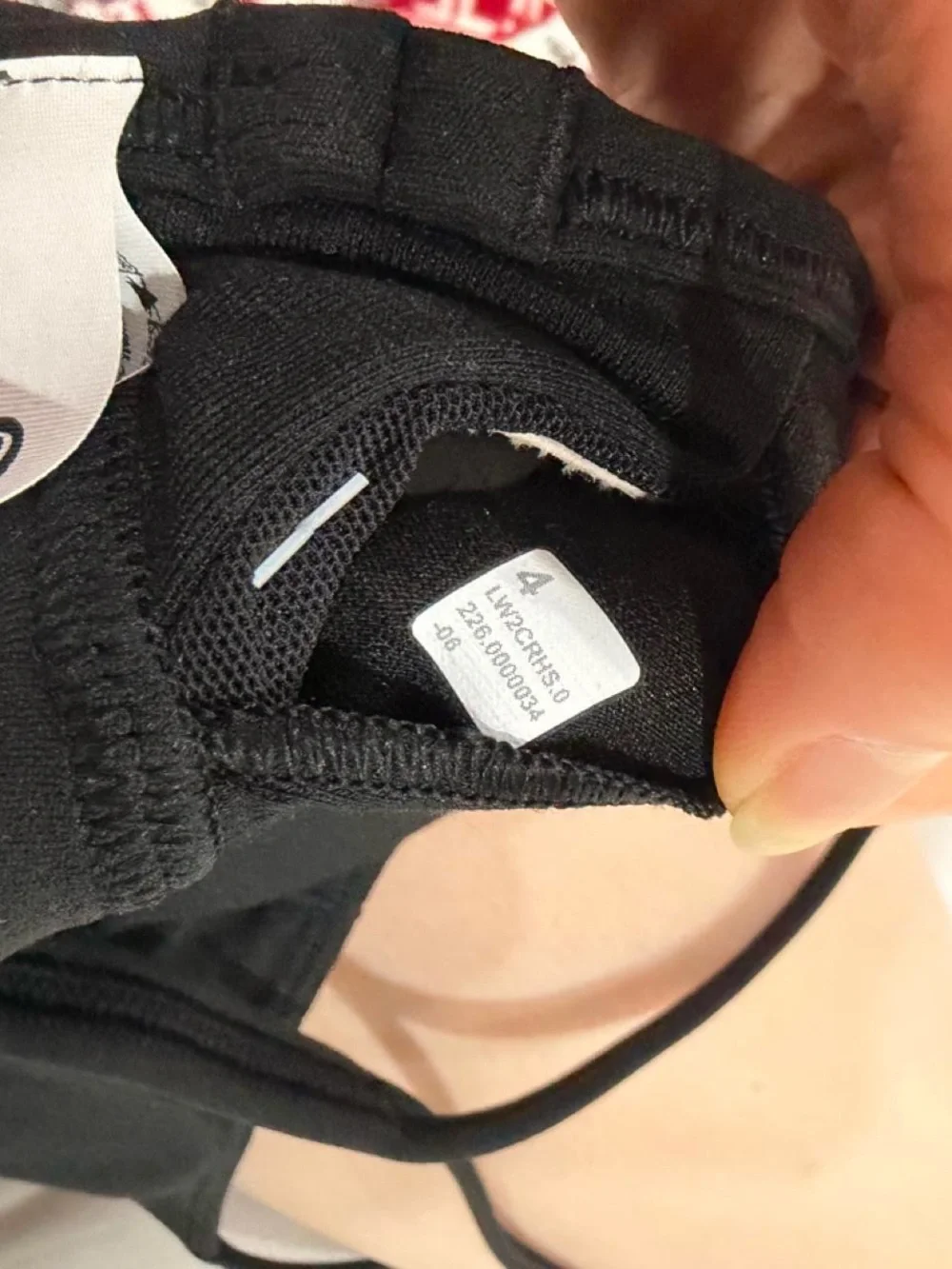 lululemon athletica Black Flow Y Nulu Bra. Low Support A-C Cup — Size 4